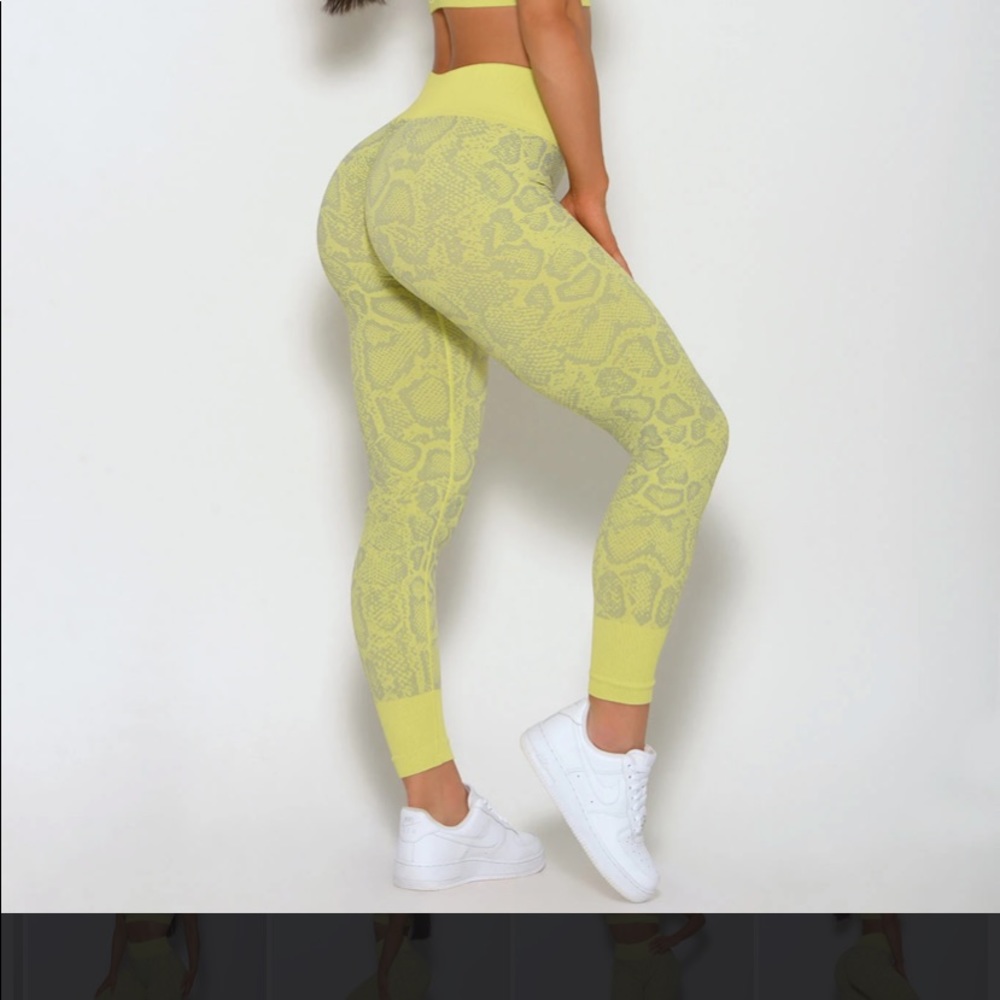Bombshell sportswear leggings snake print